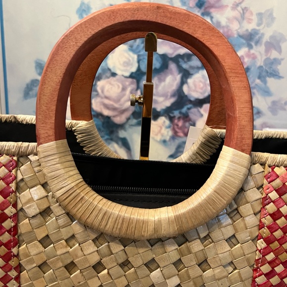 Handmade Native Rattan Zippered Tote - Picture 3 of 8